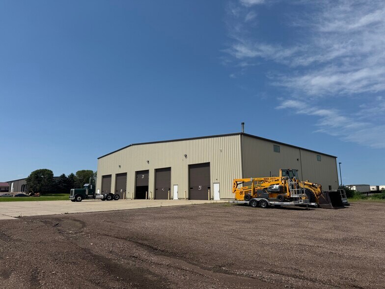 25776 Cottonwood Ave, Sioux Falls, SD for lease - Building Photo - Image 2 of 7