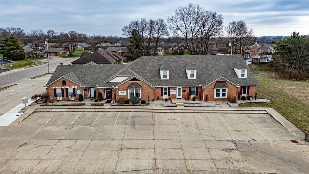 300-304 Edgewood Dr, Trenton, OH for lease Primary Photo- Image 1 of 49