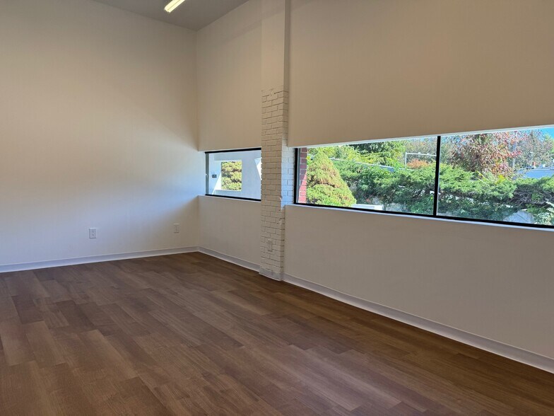 825 Main St, Poughkeepsie, NY à louer - Photo du bâtiment - Image 3 de 6