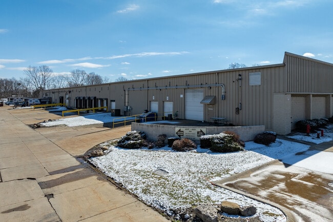 More details for 4517-4521 Industrial Pky, Cleveland, OH - Industrial for Lease