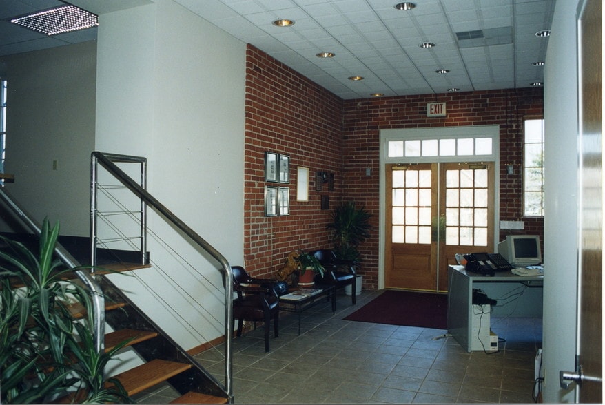 7137 Old Easton Rd, Pipersville, PA à louer - Hall d’entrée - Image 2 de 5