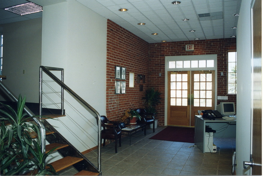 7137 Old Easton Rd, Pipersville, PA for lease - Lobby - Image 2 of 5