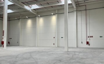 Industrial in L'Hospitalet de Llobregat, Barcelona for lease Interior Photo- Image 2 of 7