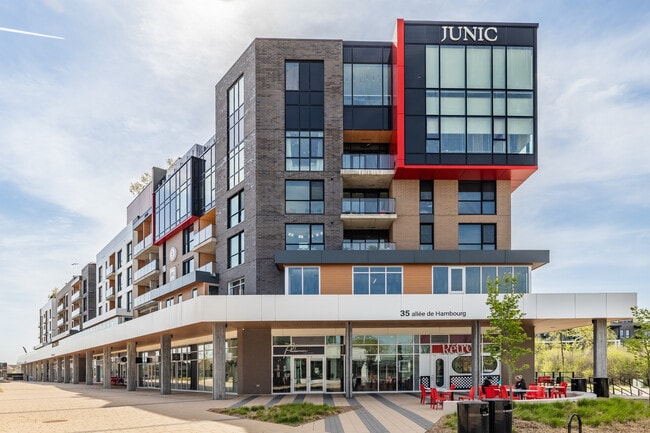 Plus de détails pour 20-35 De Hambourg, Gatineau, QC - Commerce de détail à louer