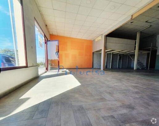 Commerce de détail dans Moraleja de Enmedio, Madrid à louer Photo intérieure- Image 1 de 2