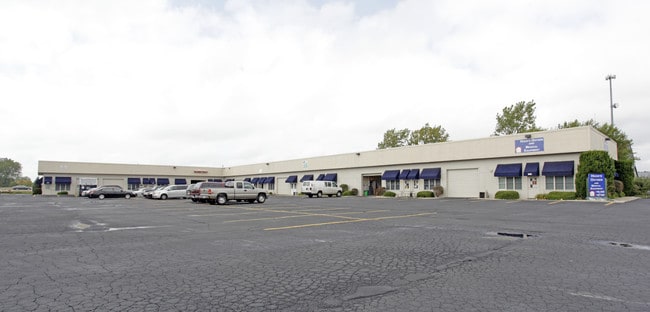 Plus de détails pour 8858-8898 Louisiana St, Merrillville, IN - Local d'activités à louer