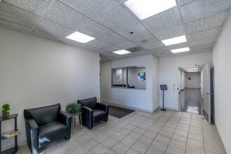 400 Commerce Blvd, Carlstadt, NJ for lease Lobby- Image 1 of 14
