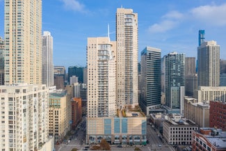 Plus de détails pour 540 N State St, Chicago, IL - Commerce de détail à louer