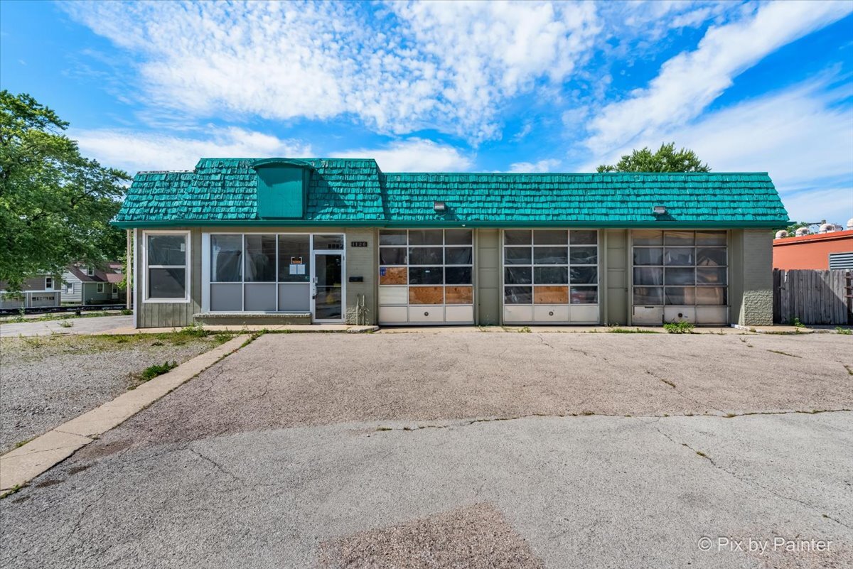 1126 Larkin Ave, Elgin, IL à vendre Photo du bâtiment- Image 1 de 17