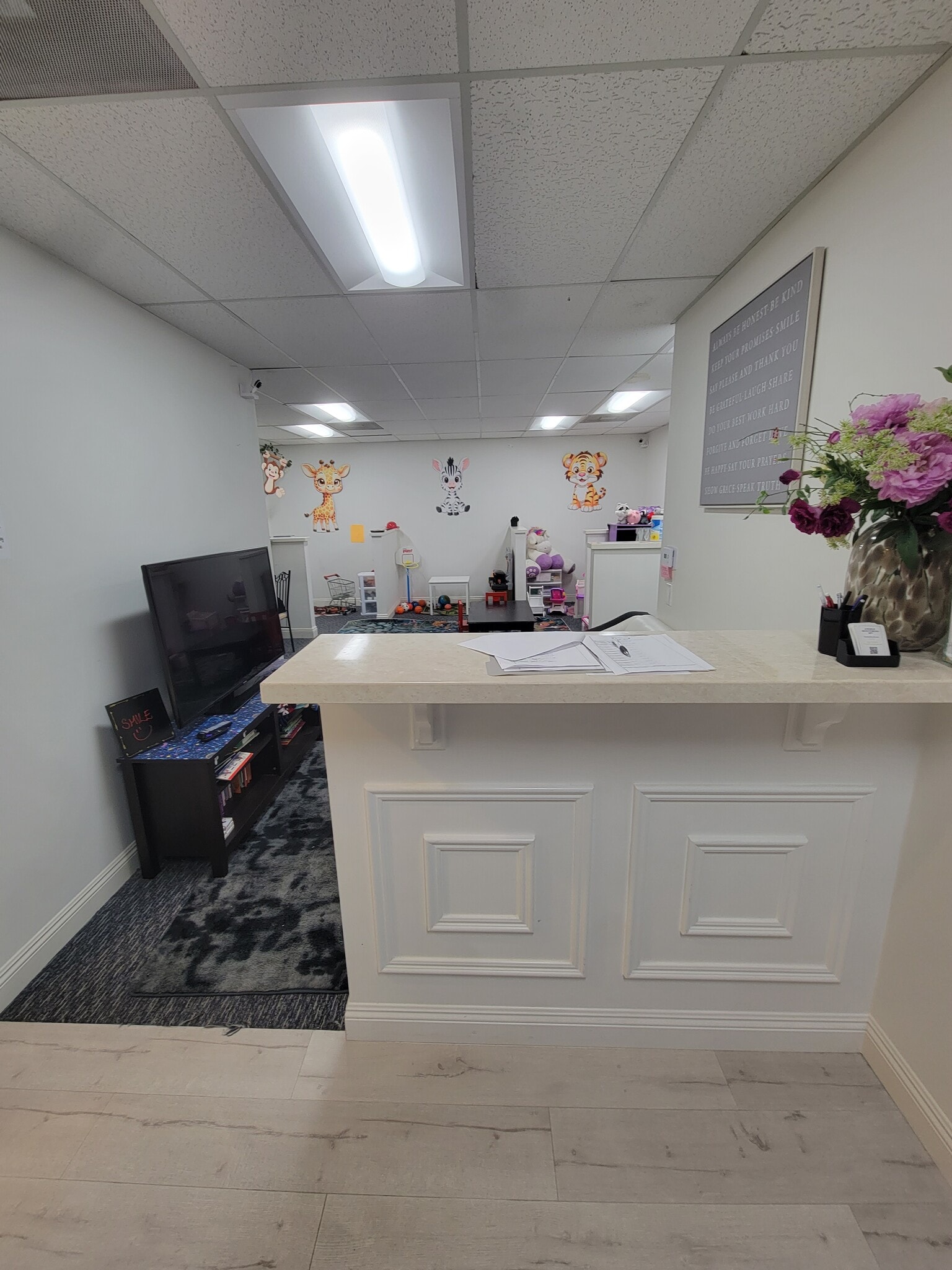 22148 Sherman Way, Canoga Park, CA à louer Photo intérieure- Image 1 de 12