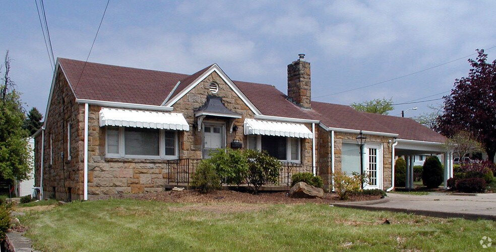 2725 Leechburg Rd, Lower Burrell, PA à louer - Photo du bâtiment - Image 2 de 17