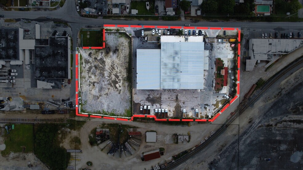 8600 NW 36th Ave, Miami, FL à louer - Photo du bâtiment - Image 3 de 21