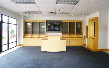 95 Oakway Rd, Eugene, OR for lease Interior Photo- Image 1 of 9