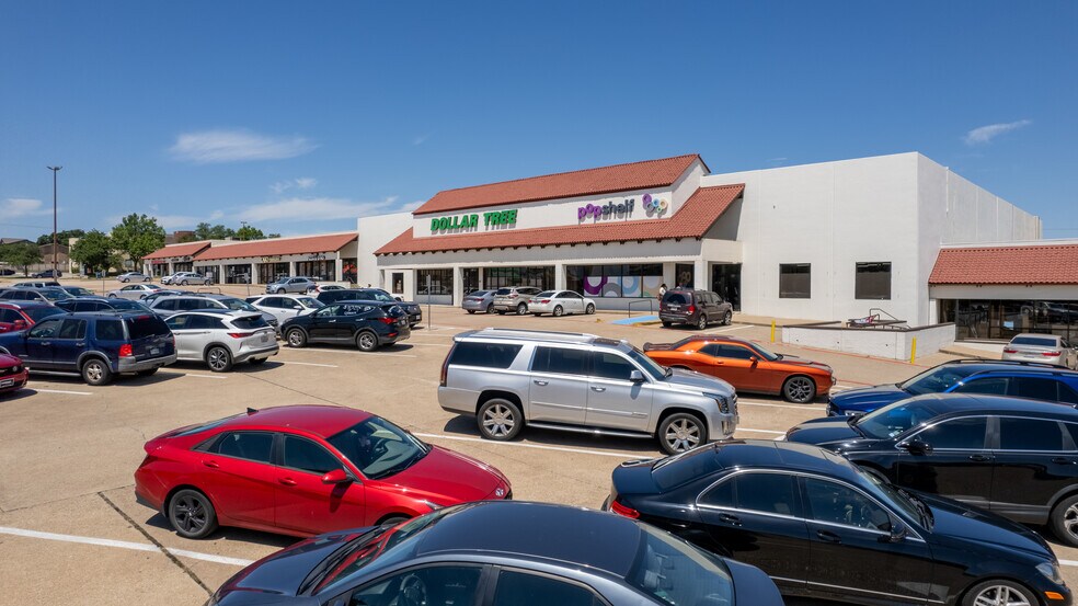 601-735 Harwood Rd, Bedford, TX à louer - Photo du bâtiment - Image 2 de 24