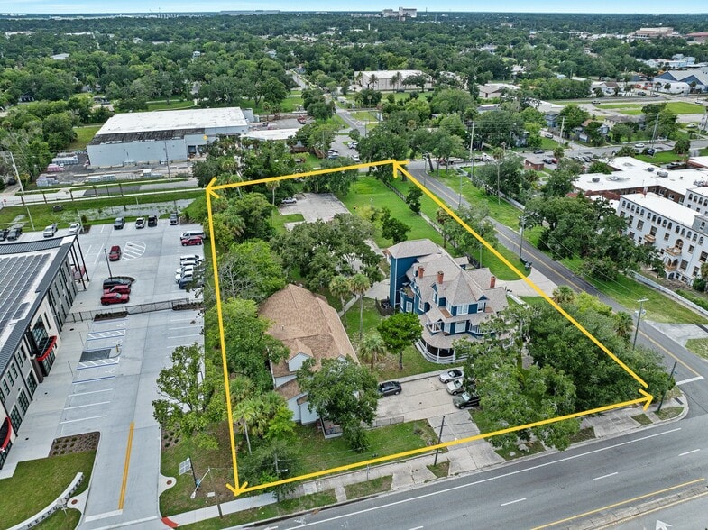 3 Buildings (30) Bed Rental Property portfolio of 2 properties for sale on LoopNet.ca - Building Photo - Image 2 of 27