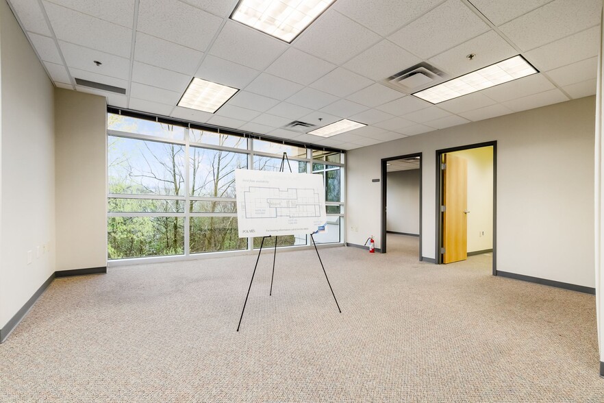 8740 Orion Pl, Columbus, OH for lease - Interior Photo - Image 3 of 30