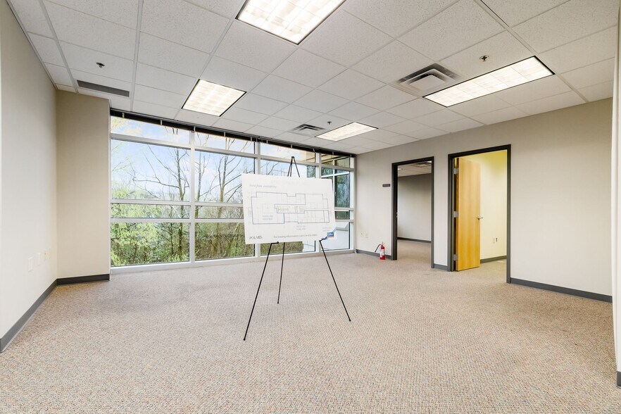 8740 Orion Pl, Columbus, OH à louer - Photo intérieure - Image 3 de 30