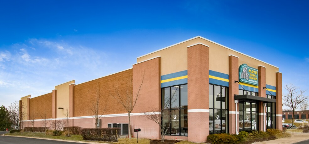 3845 E Main St, St Charles, IL à vendre - Photo du bâtiment - Image 2 de 9