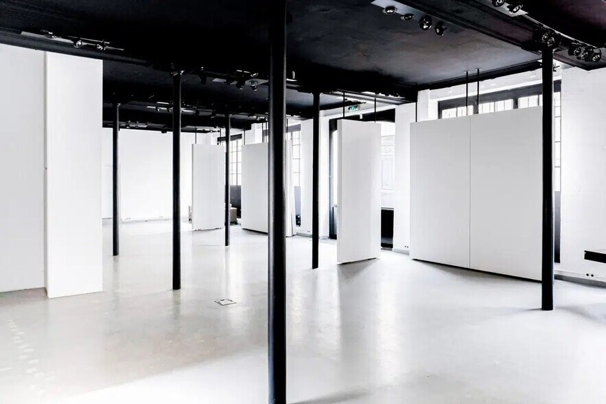 Retail in Paris for sale - Interior Photo - Image 2 of 7