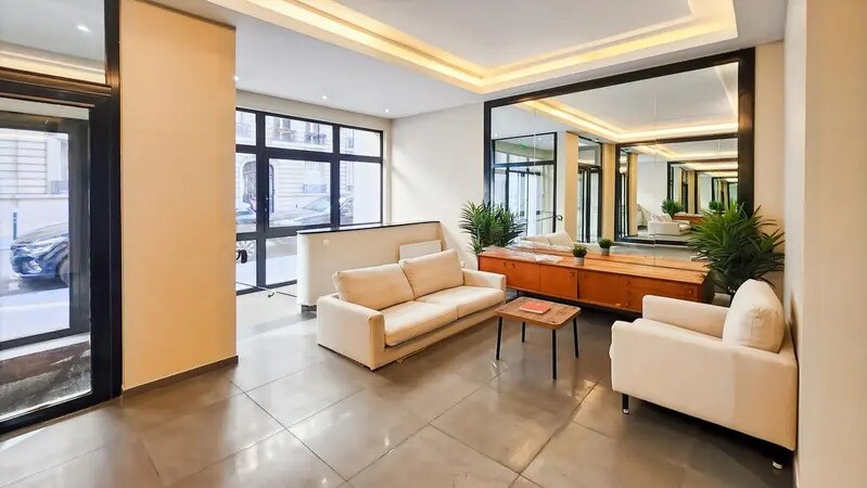 Office in Neuilly-sur-Seine for lease - Building Photo - Image 2 of 8