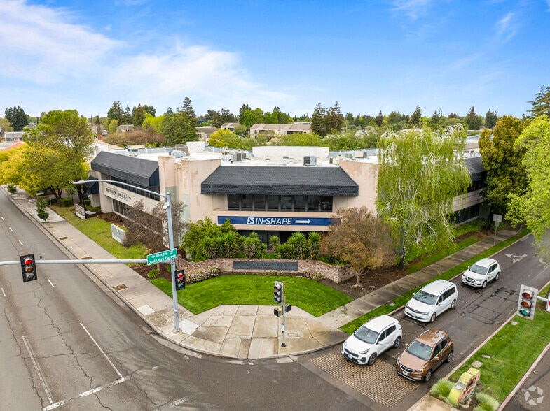 2321 W March Ln, Stockton, CA for sale - Primary Photo - Image 2 of 15