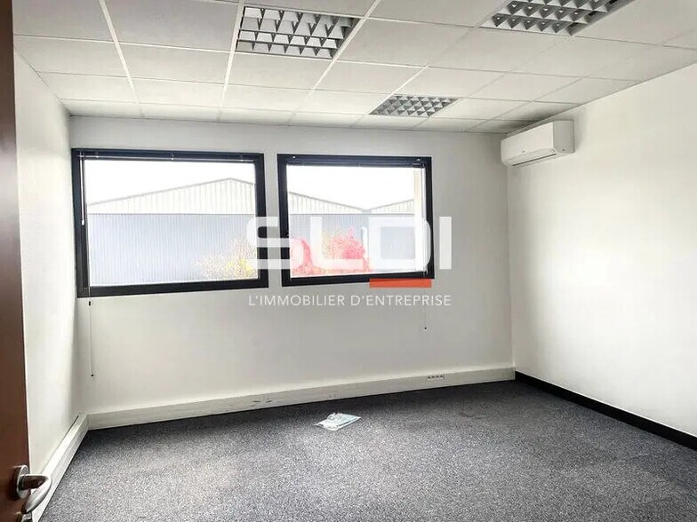 Office in Rillieux-la-Pape for lease - Interior Photo - Image 3 of 9