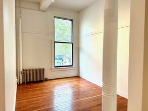 122 S Jackson St, Seattle, WA à louer Photo intérieure- Image 2 de 5