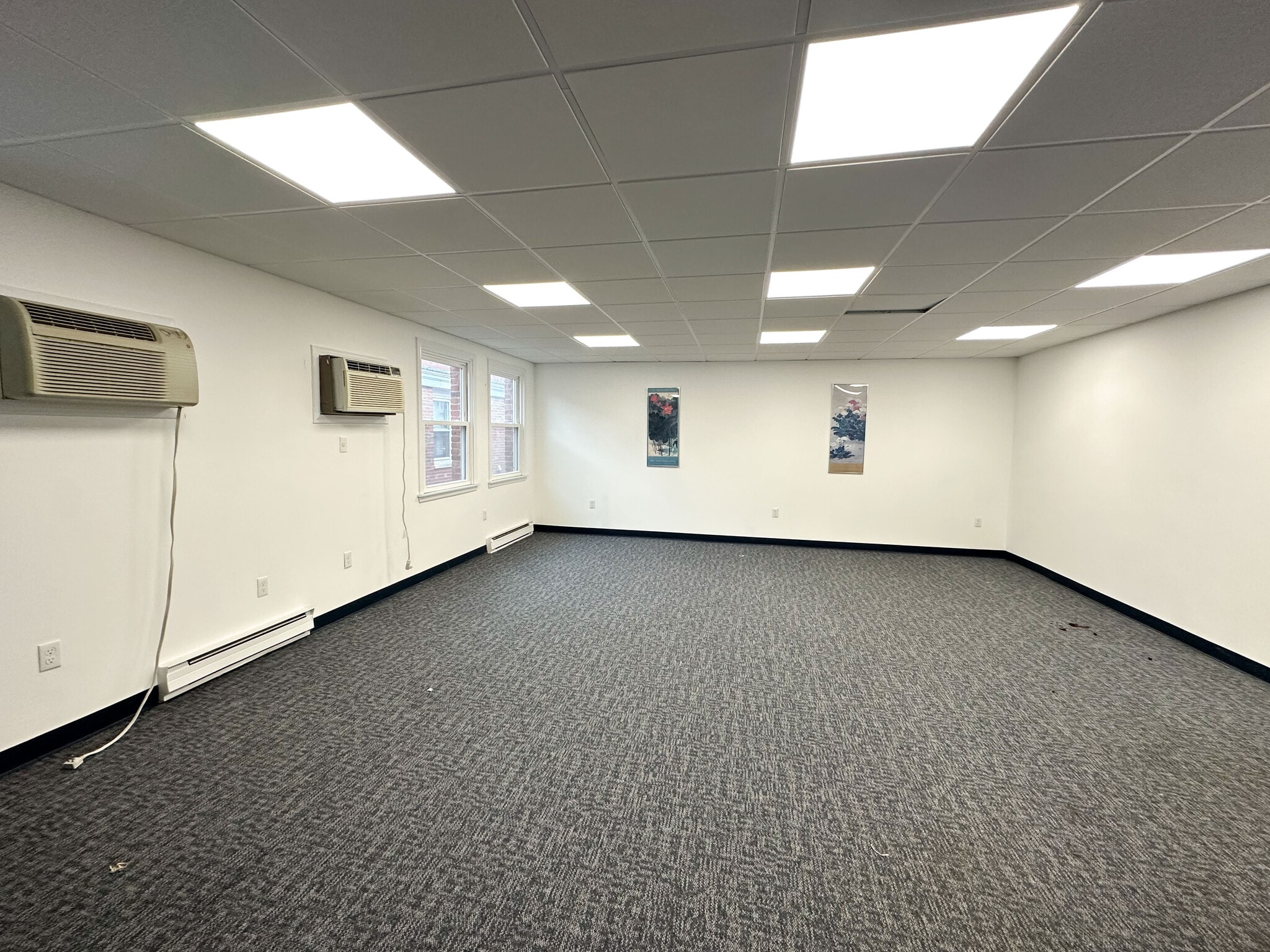 53 Connecticut Blvd, East Hartford, CT for lease Interior Photo- Image 1 of 3