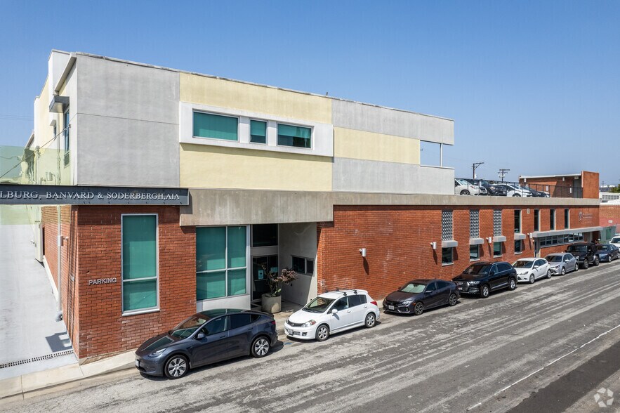 1730-1738 Berkeley St, Santa Monica, CA à louer - Photo du bâtiment - Image 3 de 23