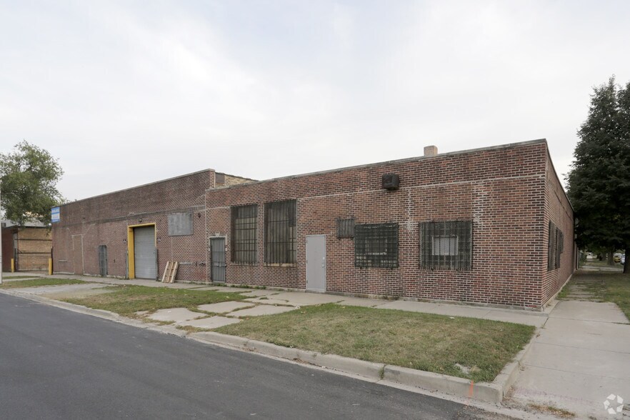 3033 W Ohio St, Chicago, IL à louer - Photo principale - Image 1 de 12