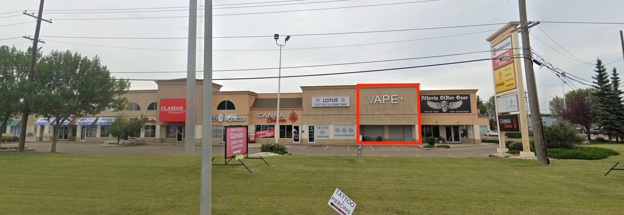 16944 111 NW ave, Edmonton, AB for sale Primary Photo- Image 1 of 5