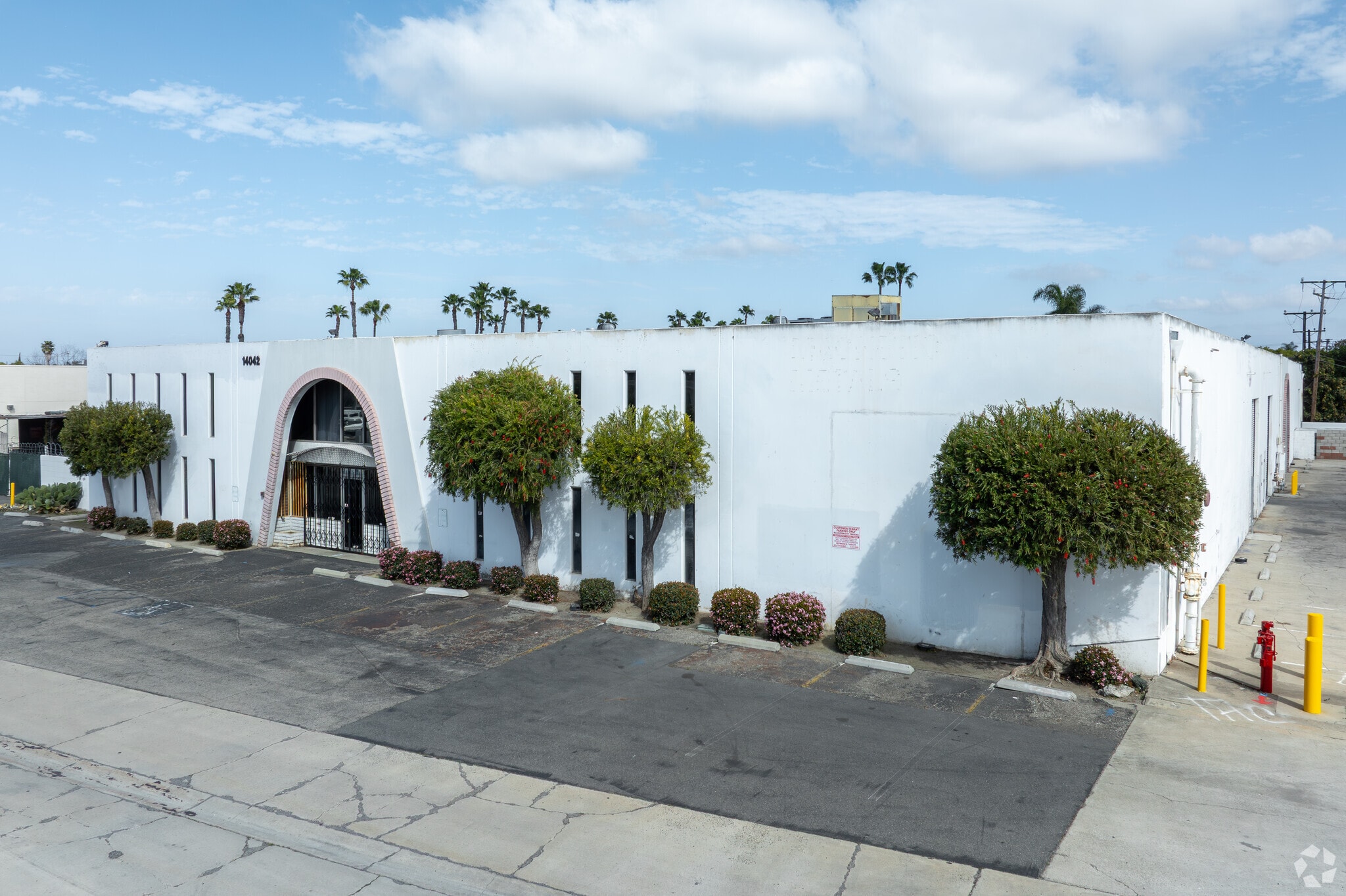 14042-14056 Willow Ln, Westminster, CA for lease Primary Photo- Image 1 of 6