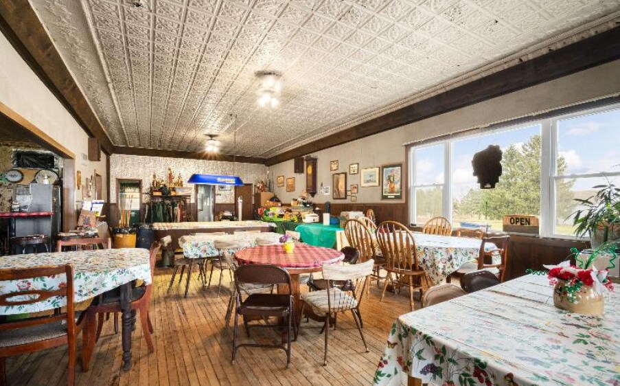 W4254 County Road K, Random Lake, WI à vendre - Photo intérieure - Image 2 de 6