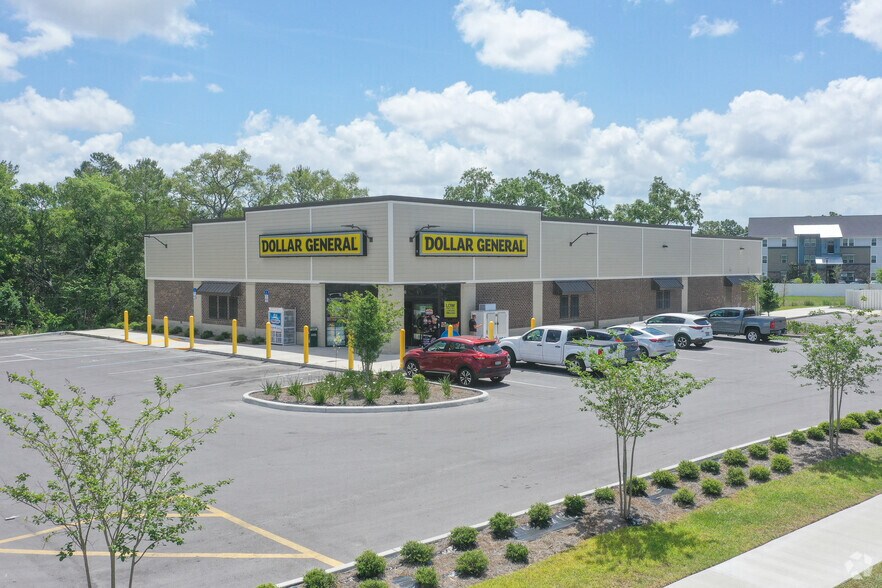 8156 Spring Hill Dr, Spring Hill, FL for sale - Primary Photo - Image 1 of 1