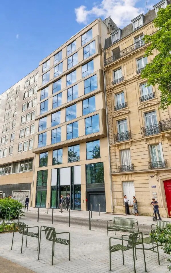 Office in Neuilly-sur-Seine for lease Building Photo- Image 1 of 9