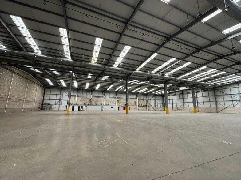 Brudenell Dr, Milton Keynes for lease - Building Photo - Image 3 of 8