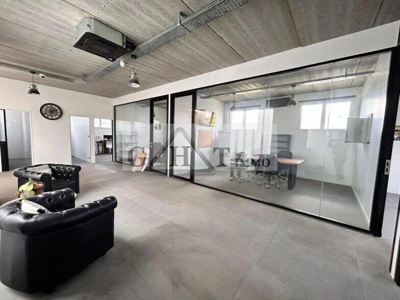 Industrial in Marcoussis for lease - Interior Photo - Image 2 of 10