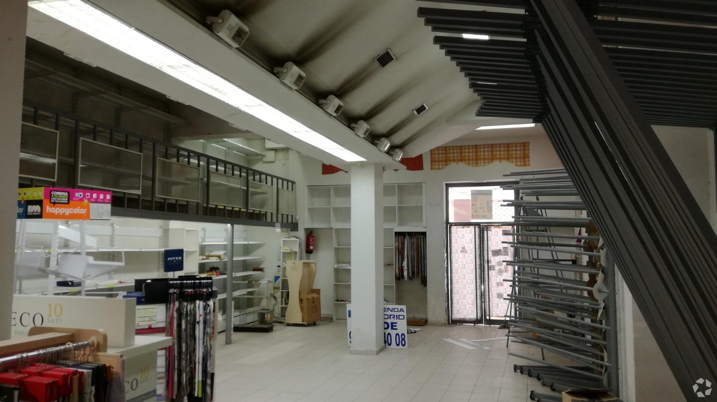 Alcorcón, MAD 28921 - - - Interior Photo - Image 2 of 6