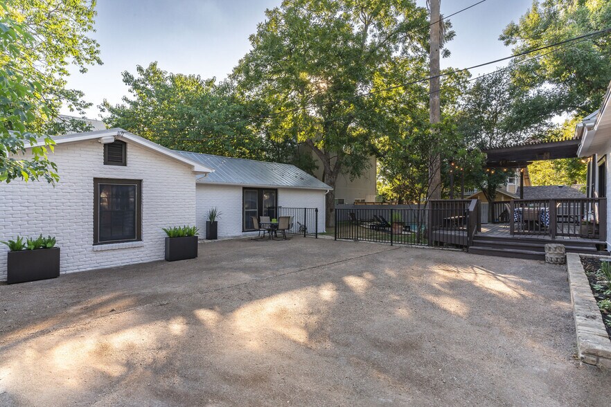 203 Leland St, Austin, TX à louer - Photo du bâtiment - Image 2 de 5