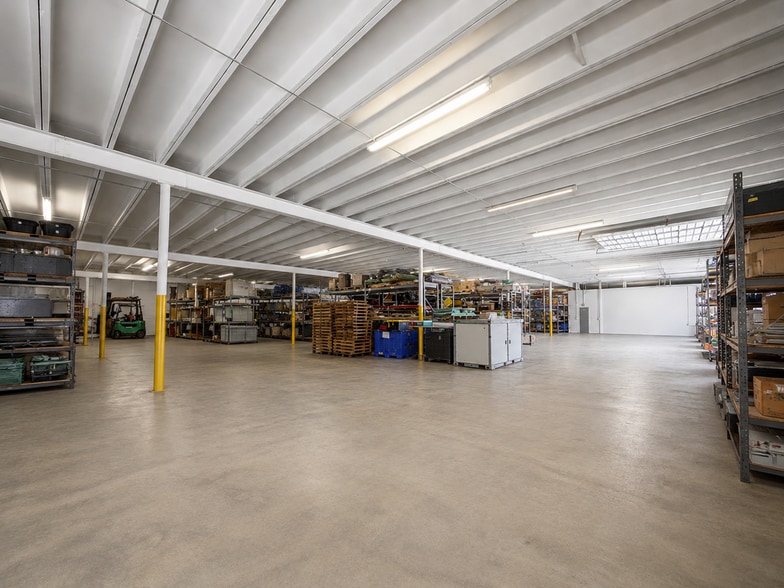 3814 Woodbury Dr, Austin, TX for lease - Building Photo - Image 2 of 12