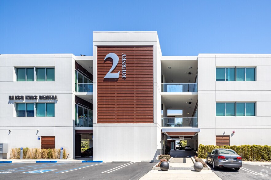 2 Journey, Aliso Viejo, CA à louer - Photo du bâtiment - Image 3 de 7