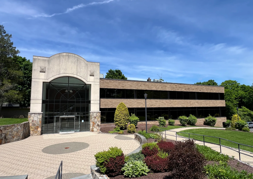 3 Campus Dr, Pleasantville, NY for lease - Building Photo - Image 1 of 8