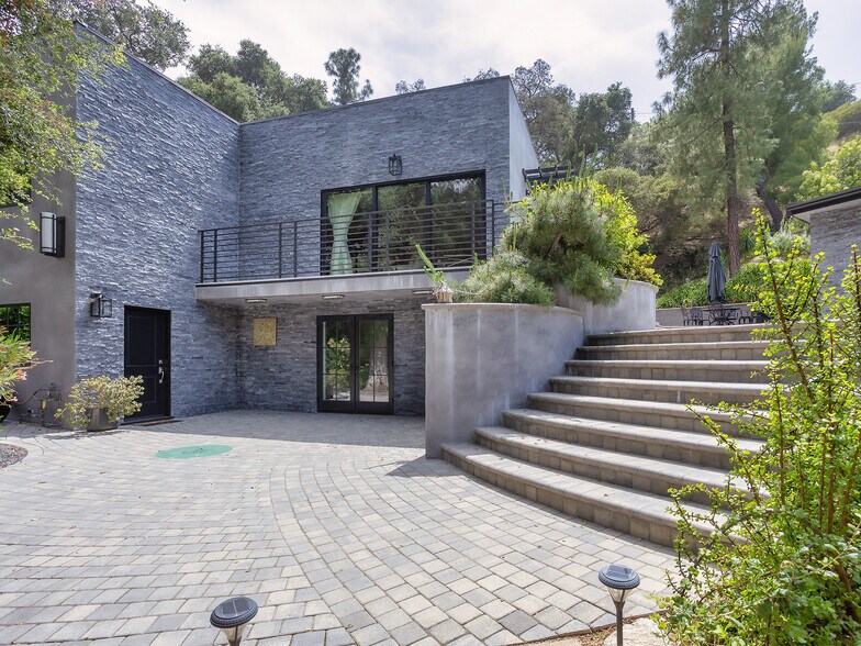 7580 McGroarty Ter, Tujunga, CA à vendre - Photo du bâtiment - Image 2 de 74