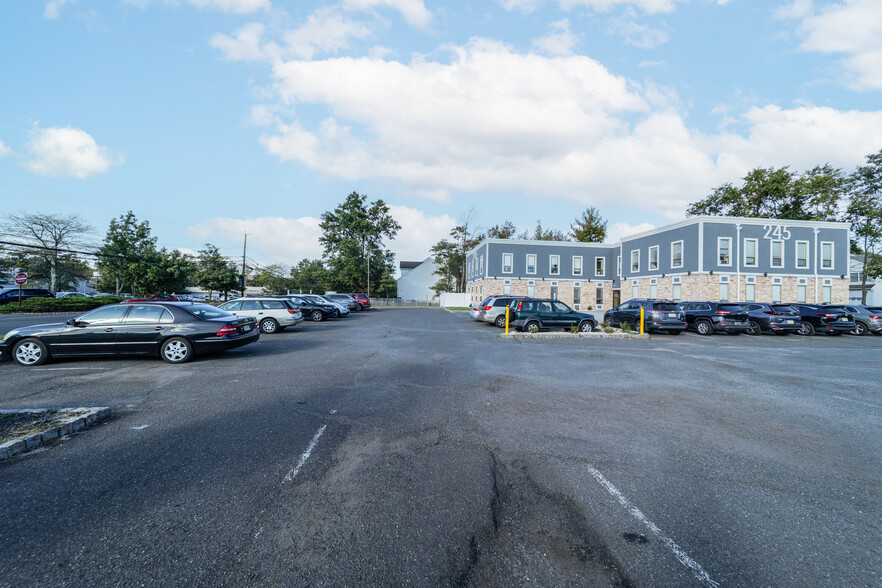 245 Union Ave, Bridgewater, NJ for lease - Building Photo - Image 3 of 20