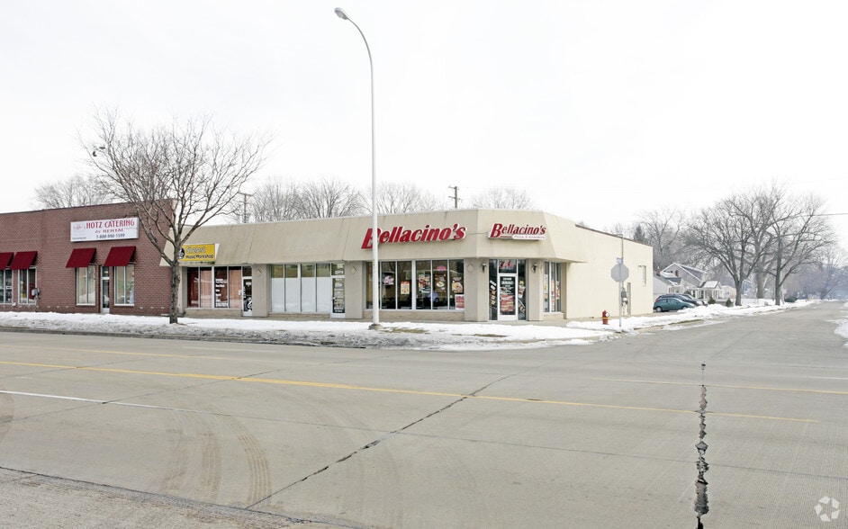 22400-22410 Harper Ave, Saint Clair Shores, MI for lease - Building Photo - Image 2 of 3
