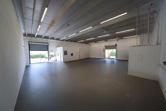 7233 Southern Blvd, West Palm Beach, FL à louer Photo du bâtiment- Image 2 de 4