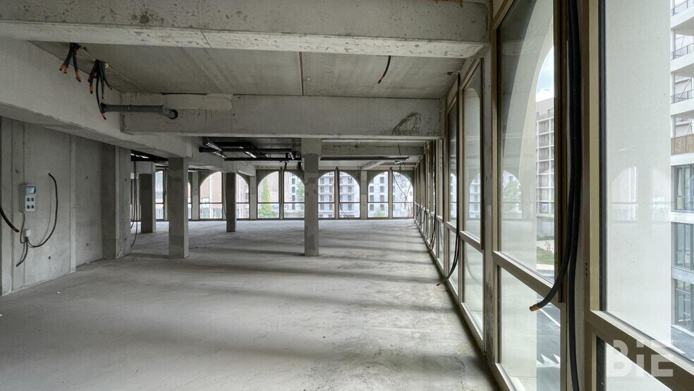 Retail in Bordeaux for lease - Building Photo - Image 2 of 6