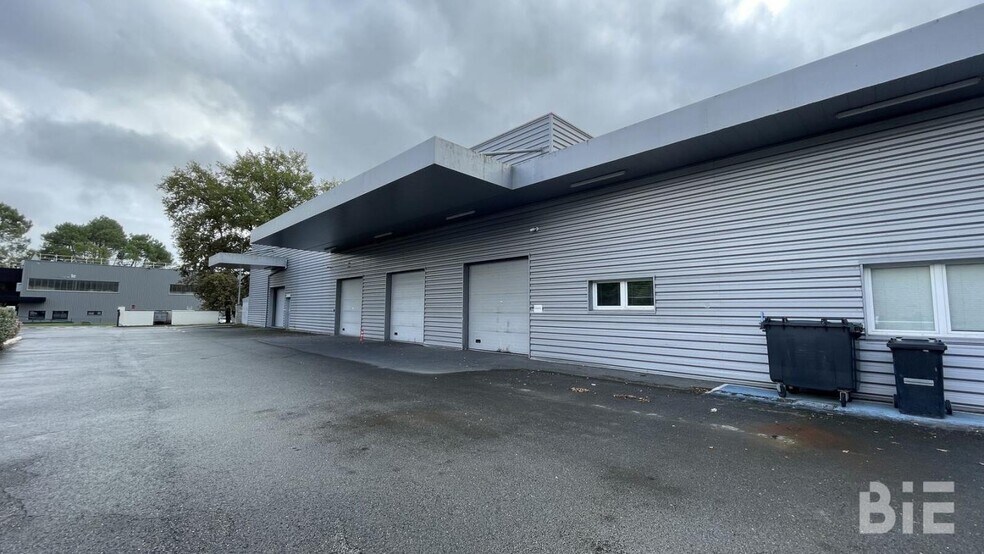 Flex dans Canéjan à louer - Photo du bâtiment - Image 1 de 7