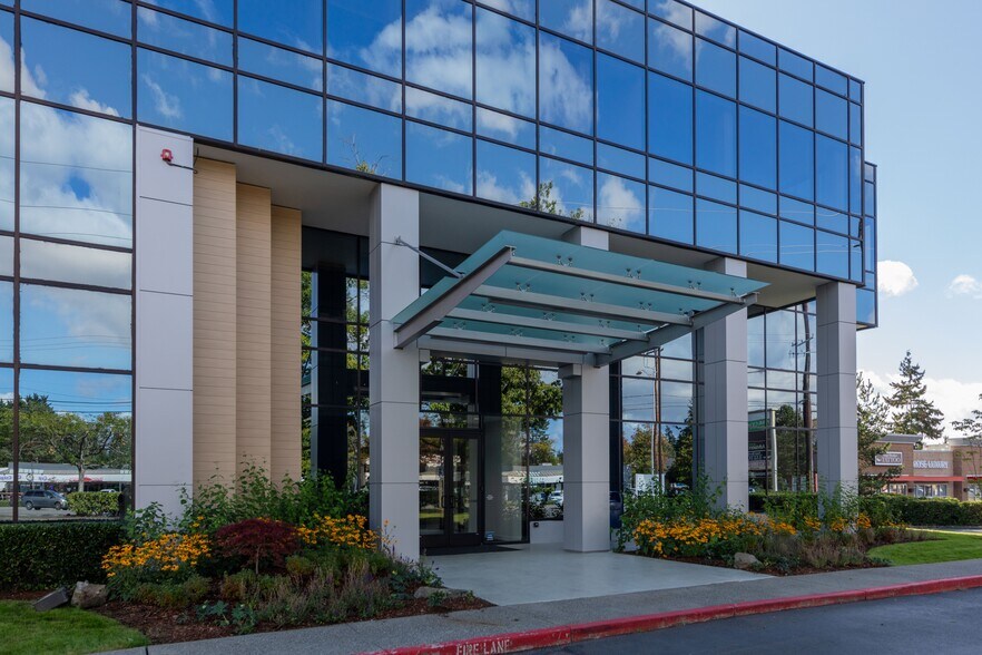 1000 SE Everett Mall Way, Everett, WA à louer - Photo du bâtiment - Image 3 de 17
