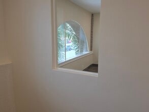 735 Arlington Ave N, Saint Petersburg, FL for lease Interior Photo- Image 2 of 5